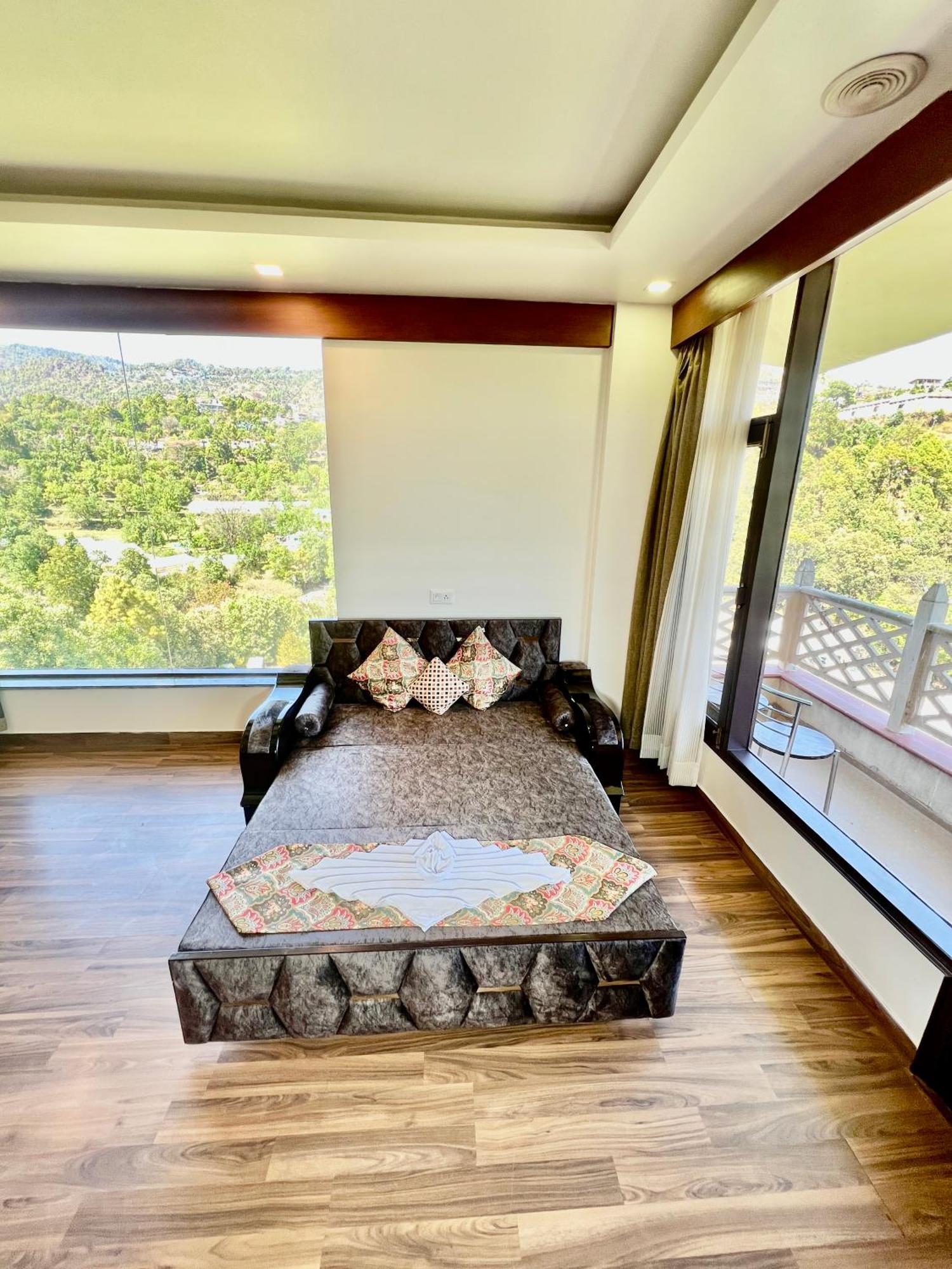 Sea Hawk - Luxury Hill Resort 4 Mins From Bhimtal Lake Exterior photo