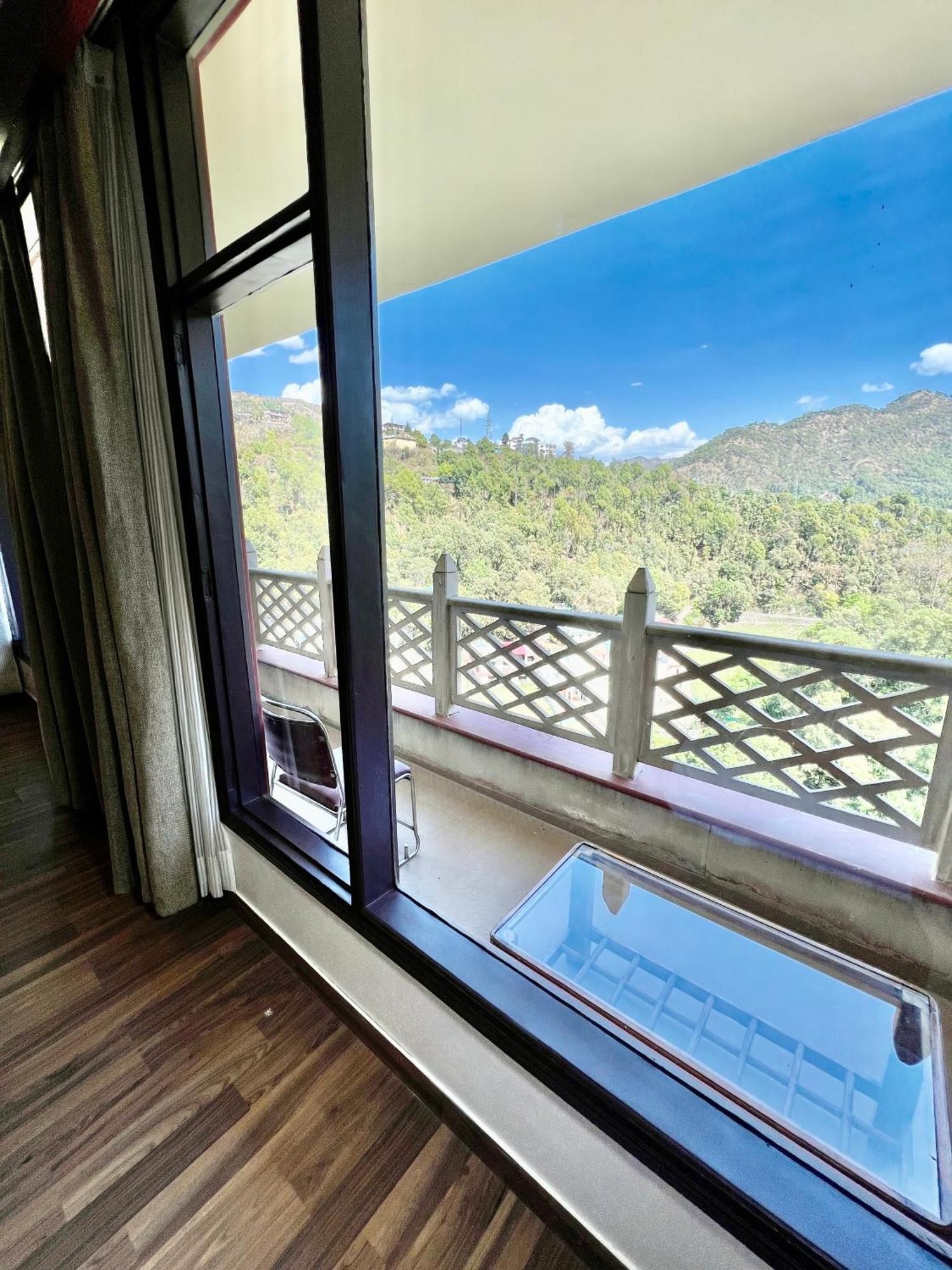 Sea Hawk - Luxury Hill Resort 4 Mins From Bhimtal Lake Exterior photo