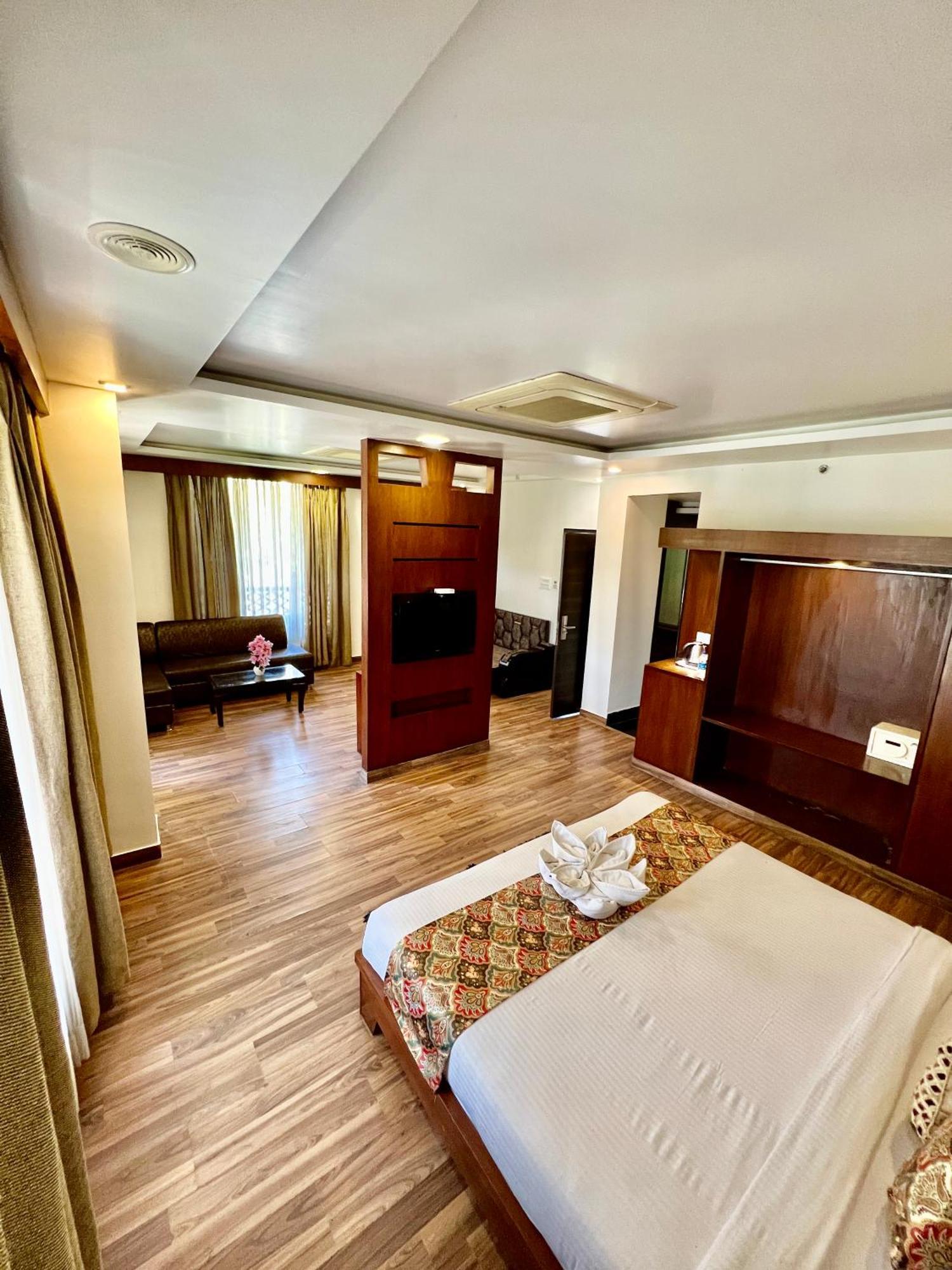 Sea Hawk - Luxury Hill Resort 4 Mins From Bhimtal Lake Exterior photo